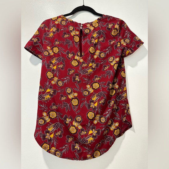 Abercrombie & Fitch Women Maroon Floral Short Sleeve Top Polyester Size XS EUC - Picture 2 of 8